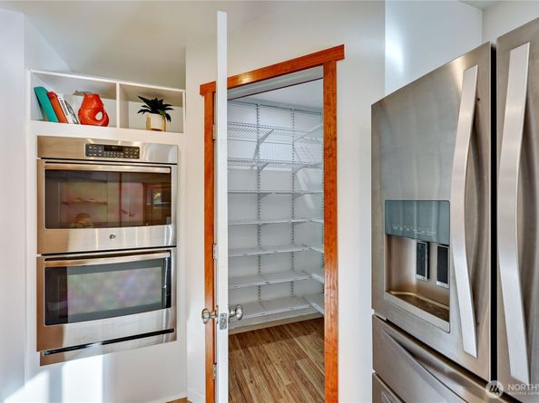 8128 High School Loop NE, Bainbridge Island WA 98110