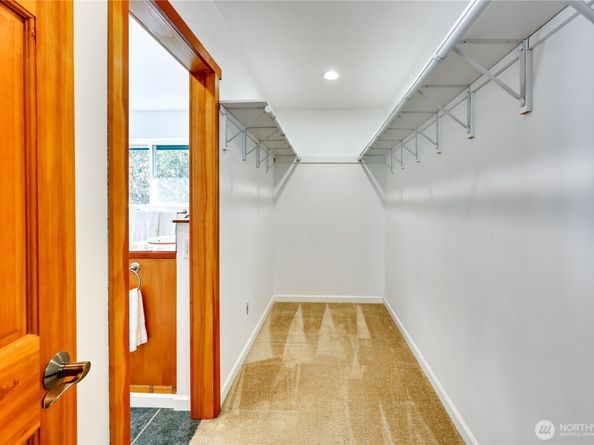 8128 High School Loop NE, Bainbridge Island WA 98110