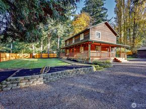 8128 High School Loop NE, Bainbridge Island WA 98110