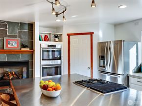 8128 High School Loop NE, Bainbridge Island WA 98110