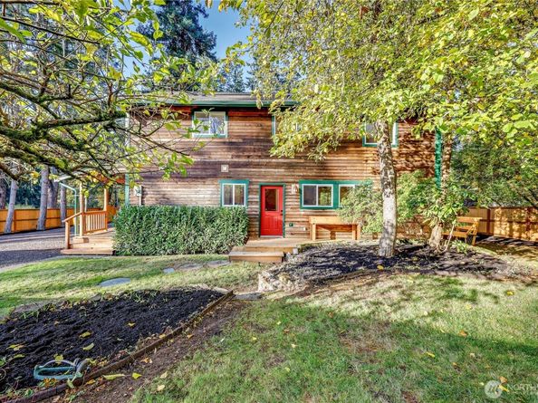 8128 High School Loop NE, Bainbridge Island WA 98110