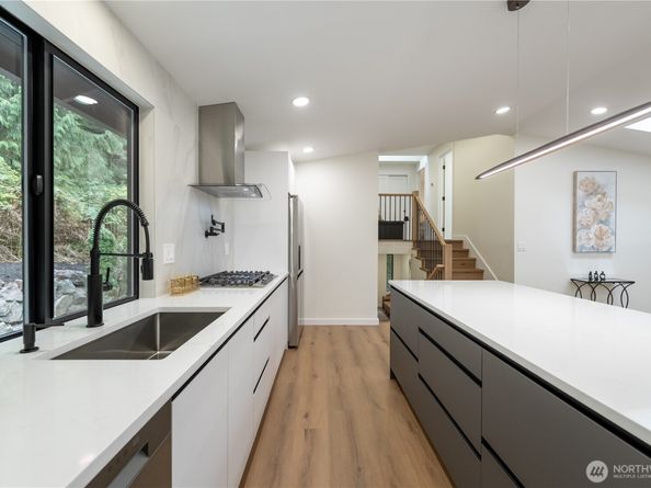 10529 32nd Dr SE, Everett WA 98208