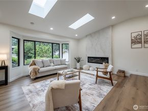 10529 32nd Dr SE, Everett WA 98208