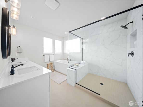 14303 149th Place NE 36, Woodinville WA 98072