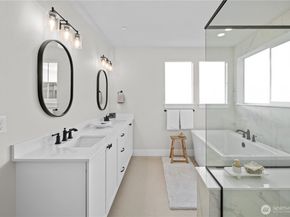 14303 149th Place NE 36, Woodinville WA 98072