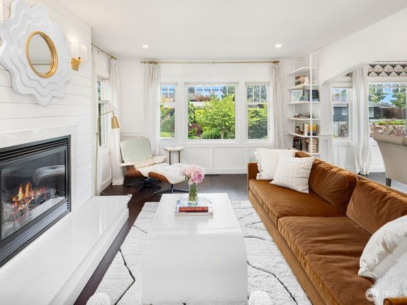 3249 27th Avenue W, Seattle WA 98199