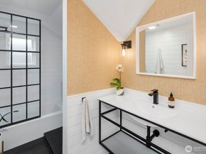 3249 27th Avenue W, Seattle WA 98199