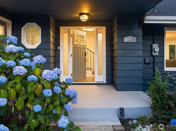 2137 N 128TH Street, Seattle WA 98133