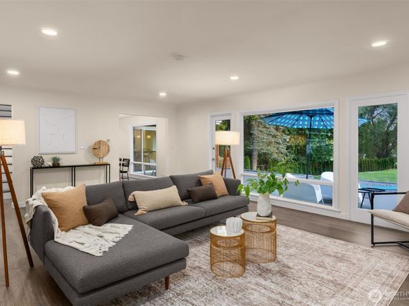 2137 N 128TH Street, Seattle WA 98133