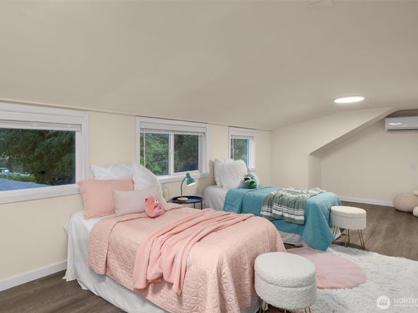 2137 N 128TH Street, Seattle WA 98133