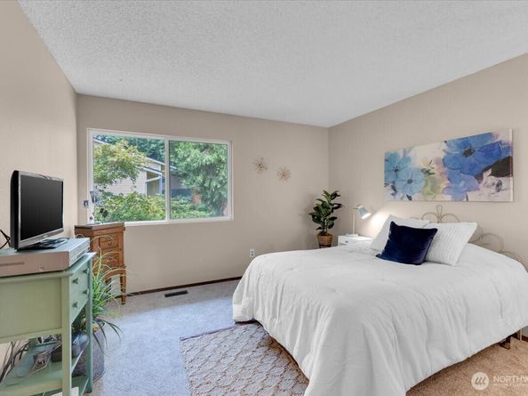 12024 101st Avenue NE E2, Kirkland WA 98034