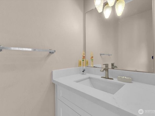 12024 101st Avenue NE E2, Kirkland WA 98034