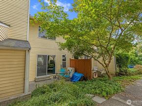 12024 101st Avenue NE E2, Kirkland WA 98034