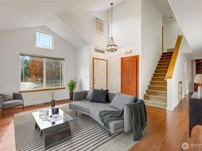 19315 76th Place NE, Kenmore WA 98028