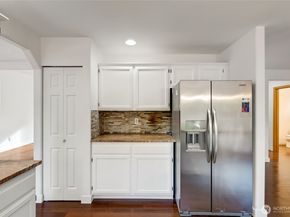 19315 76th Place NE, Kenmore WA 98028