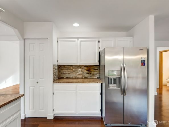 19315 76th Place NE, Kenmore WA 98028