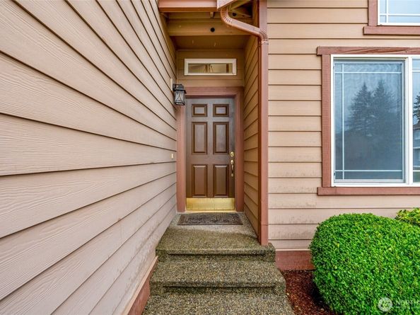 19315 76th Place NE, Kenmore WA 98028
