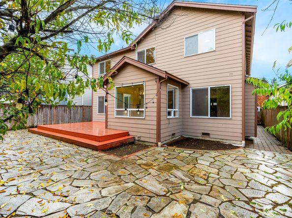 19315 76th Place NE, Kenmore WA 98028