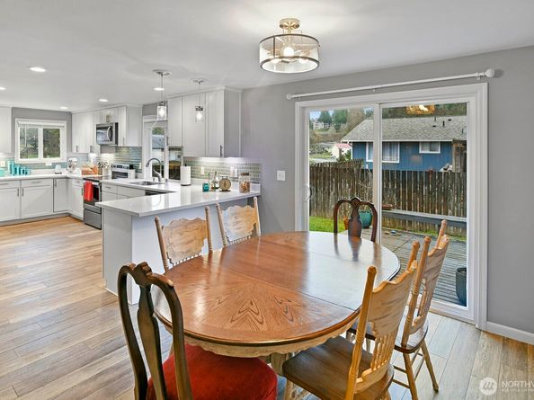 20056 Lysir Court NE, Poulsbo WA 98370