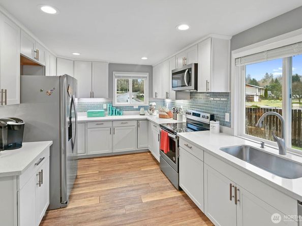 20056 Lysir Court NE, Poulsbo WA 98370