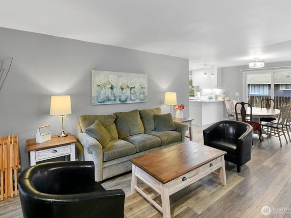 20056 Lysir Court NE, Poulsbo WA 98370