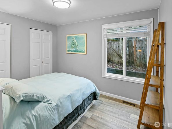 20056 Lysir Court NE, Poulsbo WA 98370