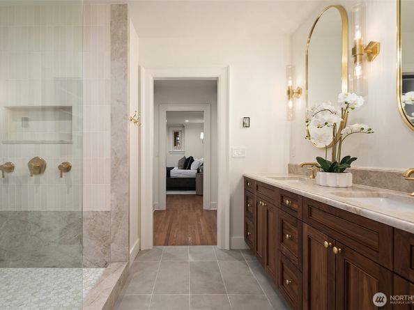 740 22nd Avenue E, Seattle WA 98112