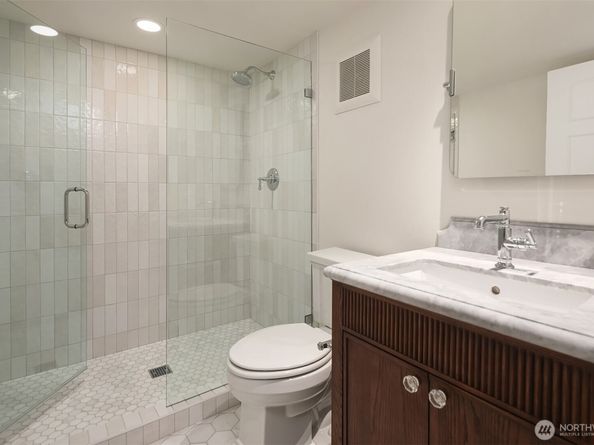 740 22nd Avenue E, Seattle WA 98112