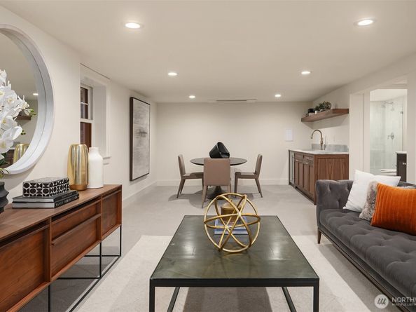 740 22nd Avenue E, Seattle WA 98112