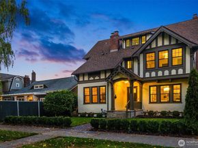 740 22nd Avenue E, Seattle WA 98112