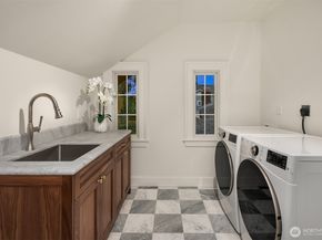 740 22nd Avenue E, Seattle WA 98112