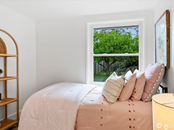 18031 9th Avenue NE, Shoreline WA 98155