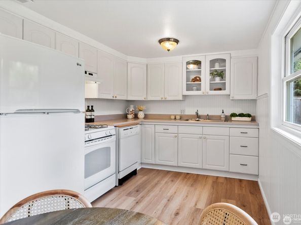 18031 9th Avenue NE, Shoreline WA 98155