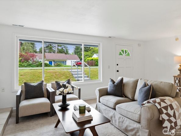 18031 9th Avenue NE, Shoreline WA 98155