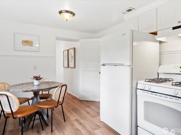 18031 9th Avenue NE, Shoreline WA 98155