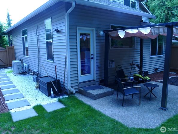 8707 1st Place NE B, Lake Stevens WA 98258