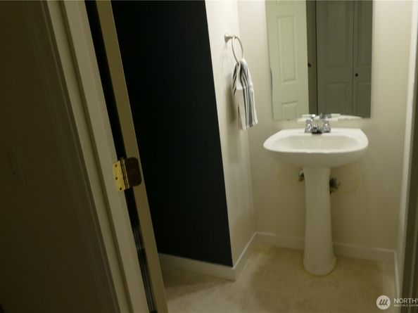 8707 1st Place NE B, Lake Stevens WA 98258