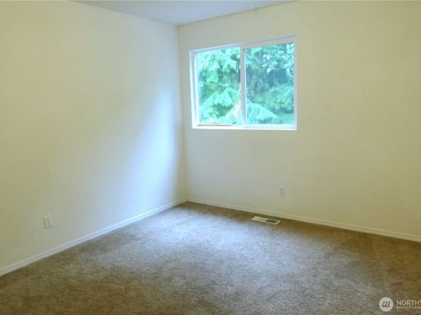 8707 1st Place NE B, Lake Stevens WA 98258