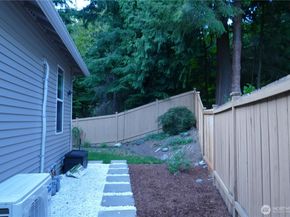 8707 1st Place NE B, Lake Stevens WA 98258
