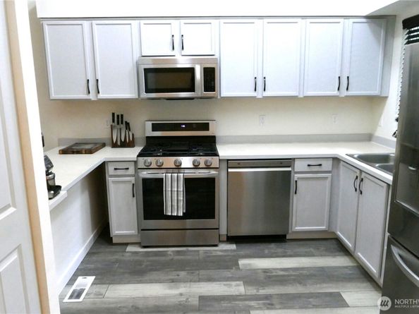 8707 1st Place NE B, Lake Stevens WA 98258