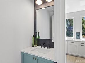 10168 NE 112th Place, Kirkland WA 98033