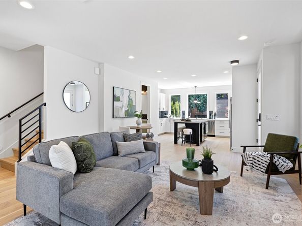 10168 NE 112th Place, Kirkland WA 98033