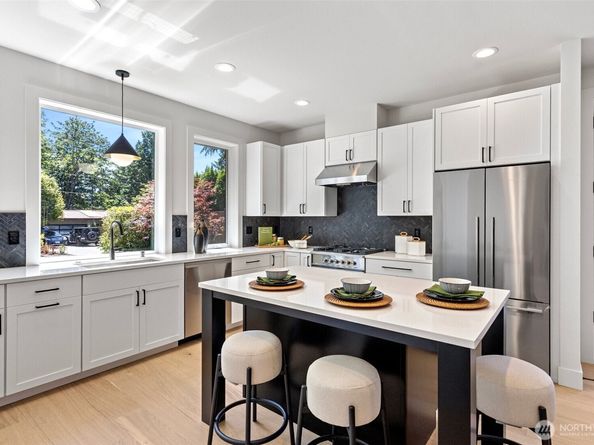 10168 NE 112th Place, Kirkland WA 98033