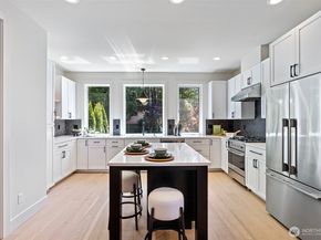 10168 NE 112th Place, Kirkland WA 98033