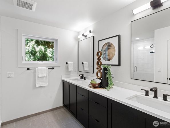 10168 NE 112th Place, Kirkland WA 98033