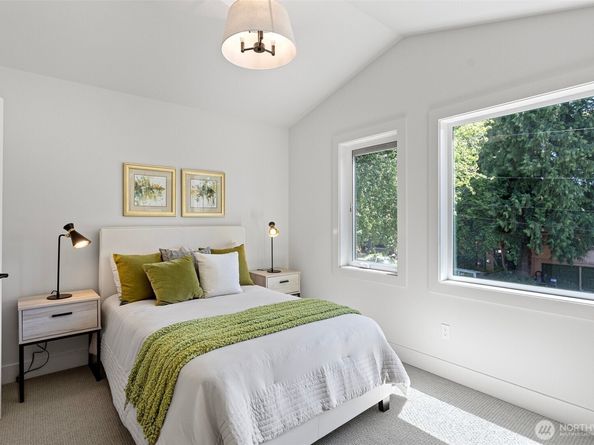 10168 NE 112th Place, Kirkland WA 98033