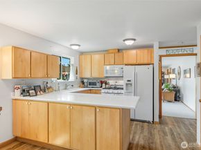 24714 11th Avenue S, Des Moines WA 98198