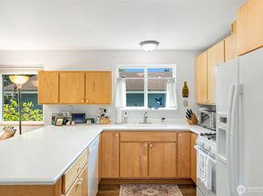 24714 11th Avenue S, Des Moines WA 98198