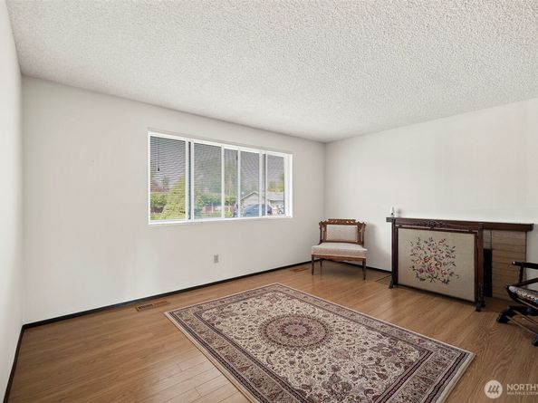 20640 130th Avenue SE, Kent WA 98031