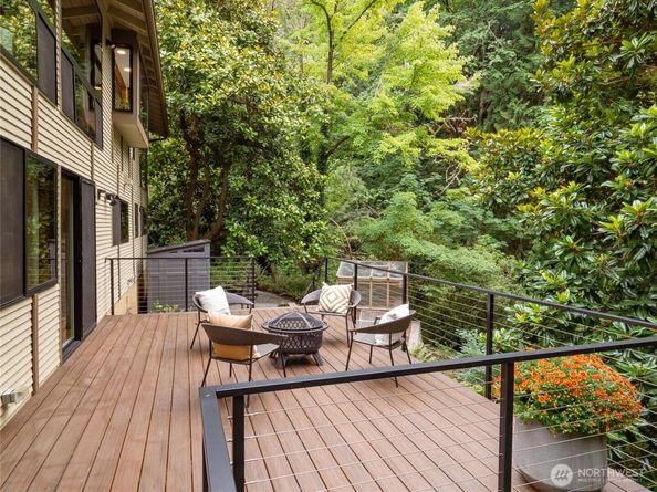 4851 88th Place SE, Mercer Island WA 98040